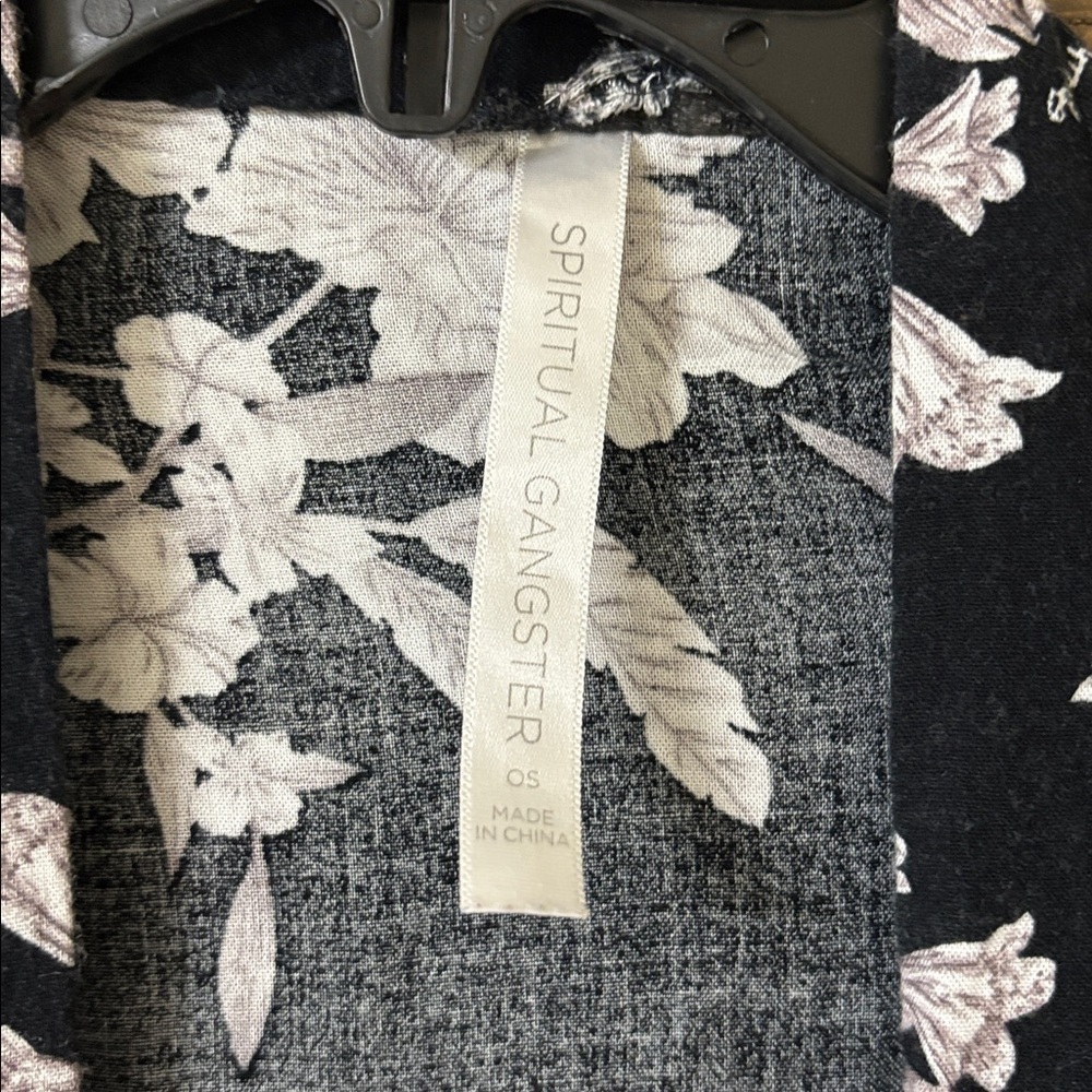 Spiritual Gangster Maya Floral Black and White Kimono With Pockets One Size - Picture 2 of 9
